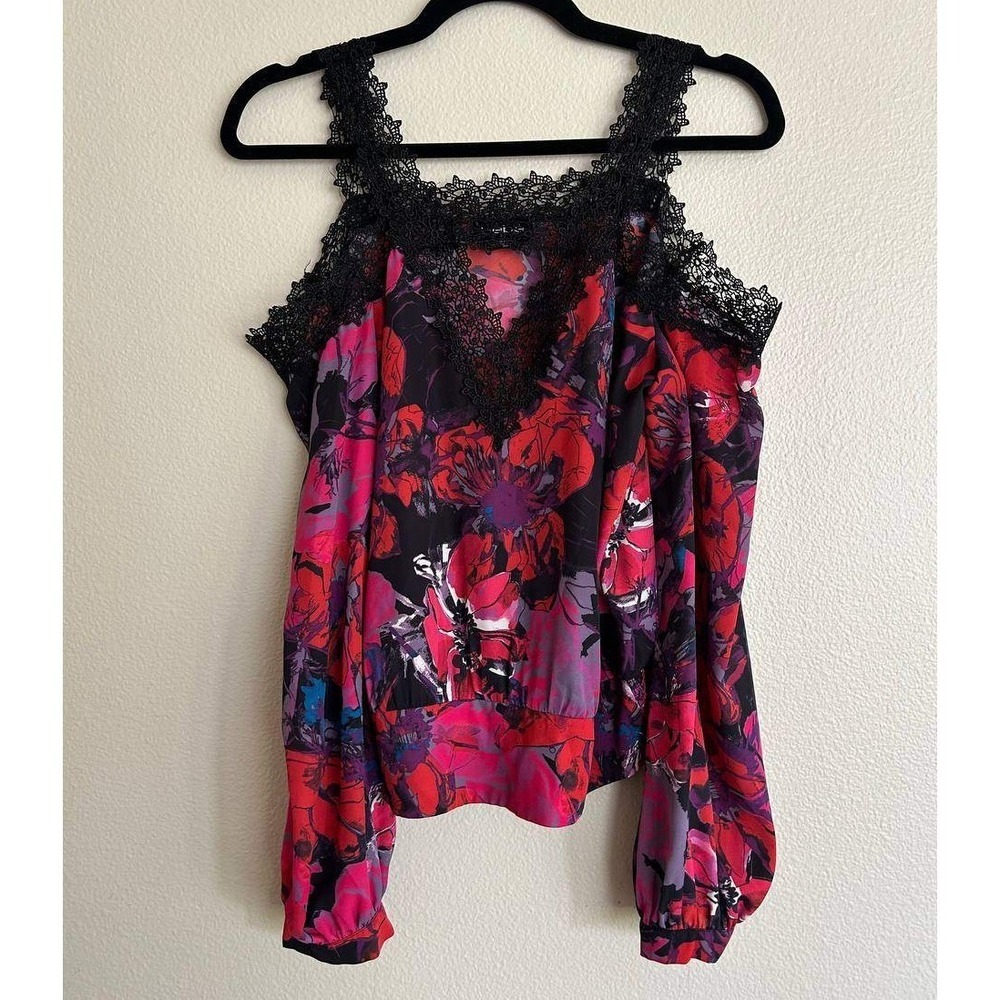 bebe Cold Shoulder Floral Blouse S Coquette Romantic Lace Trim Long Sleeve Y2K